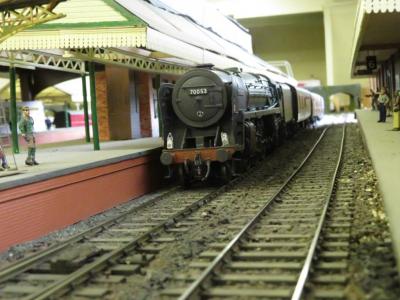 70053 stops at Hawksbridge